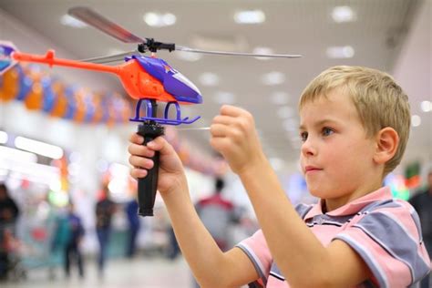 Безопасность и гигиена: игрушки из безопасных материалов