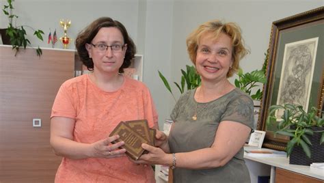 Библиотека с антикварными книгами