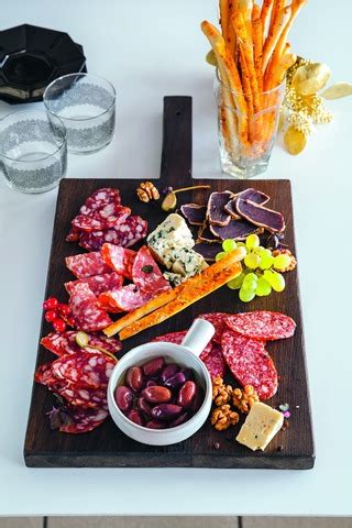 Мясные деликатесы: роскошь на вашем столе