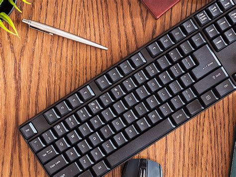 Подключение беспроводной клавиатуры Logitech к компьютеру