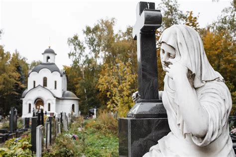 Традиции посещения кладбища