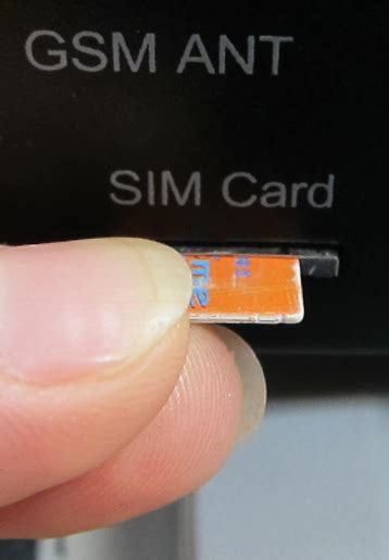 Установка батарей и SIM-карты