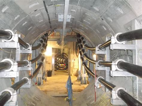 Шаг 3: Подключение и использование Power tunnel
