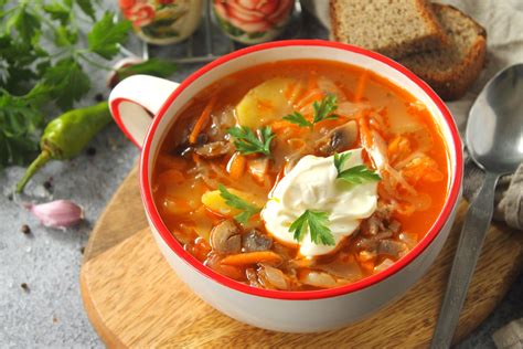 Грибная деликатесная традиция: ароматные щи с грибами и картофелем