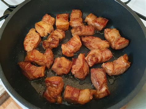 Обжарка мяса на сковороде