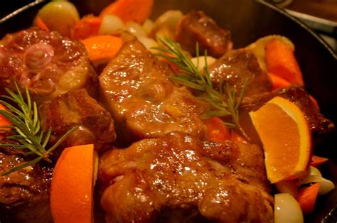 Пикантная говядина с апельсиновым соусом и хрустящим кунжутом