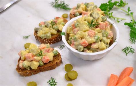 Вегетарианский вариант: оливье с ветчиной и грибами