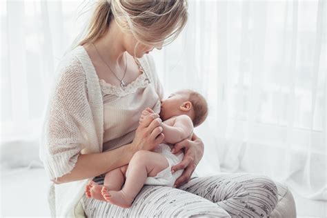 Возможные позитивные эффекты использования камфорного масла при грудном вскармливании