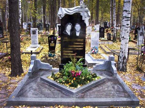 История и значение памятников на могилах