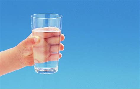Когда пить святую воду: полезные советы
