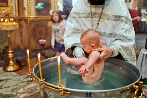 Крещение в церкви