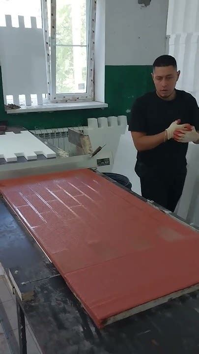 Нанесение декоративного слоя краски