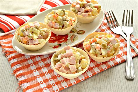 Оливье с ветчиной и яблоками: необычное сочетание вкусов