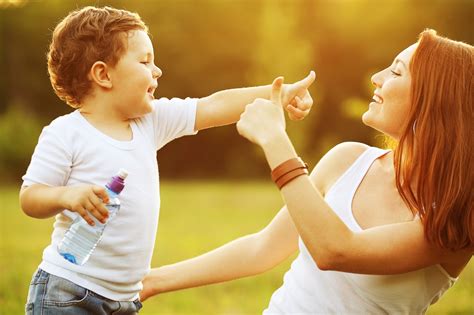 Родители и дети: нежность и забота