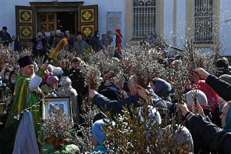 Традиции посещения кладбища в вербное воскресенье