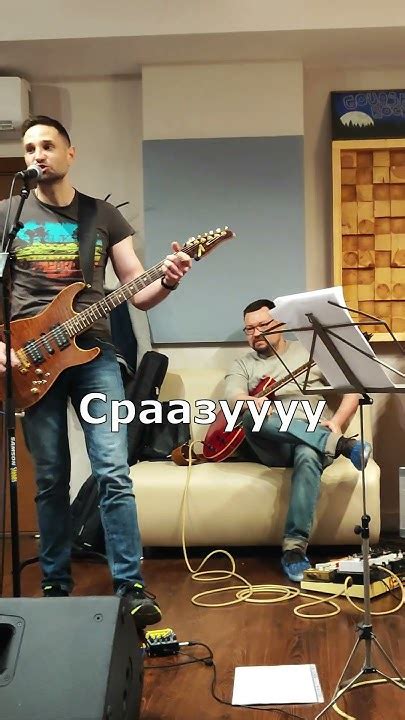 Где можно услышать фразу "От всех ушедших грезит конопляник"