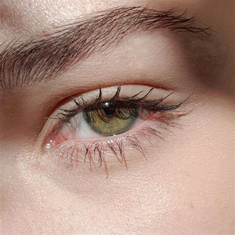 Зеленые глаза как признак врожденных особенностей