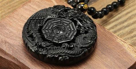 Обсидиан для Водолея: