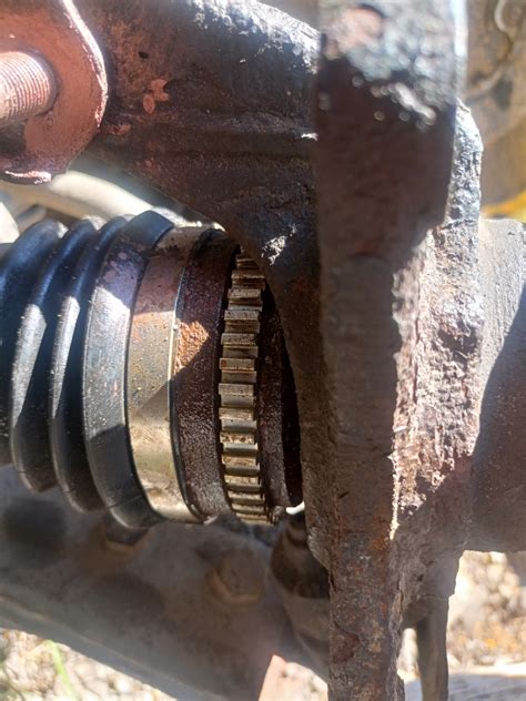 Отличие шруса без кольца АБС от обычного