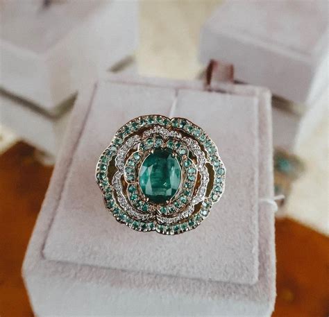 Свойства и особенности молочного изумруда