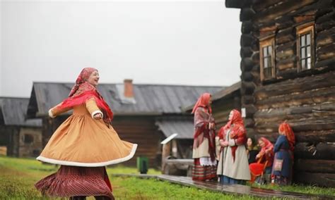 Семейные традиции осенних праздников: походы в сауну и ужины с родственниками