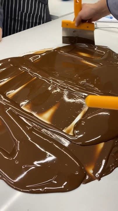 Способы исправления побелевшего шоколада