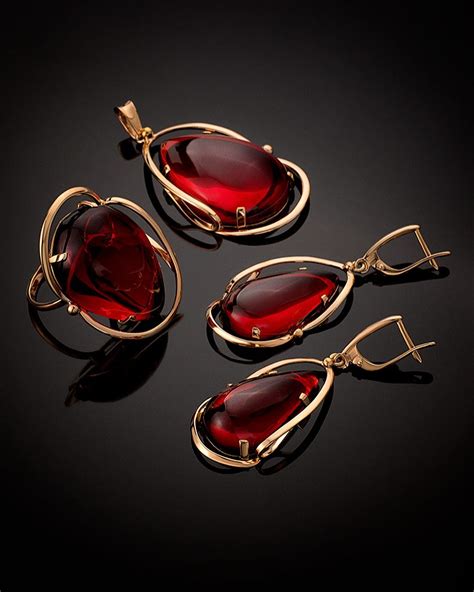 Страсти и эмоции: чувственность красного и грусть синего