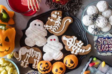 Угощения на Хэллоуин: от сладостей до "живой" пищи